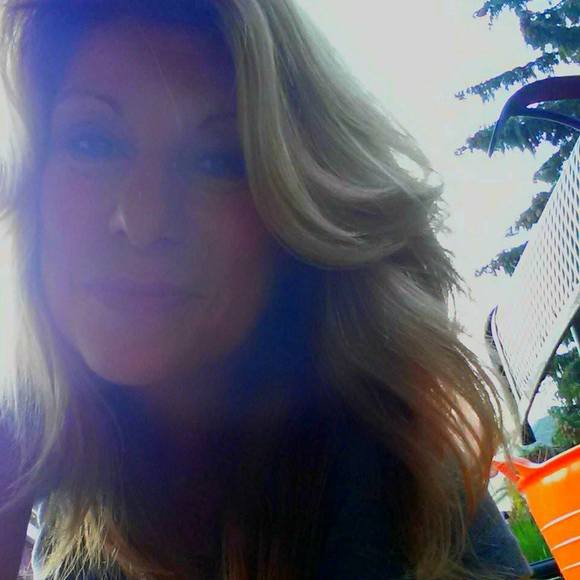 Meet your Posher, Rebecca - Picture 1 of 1